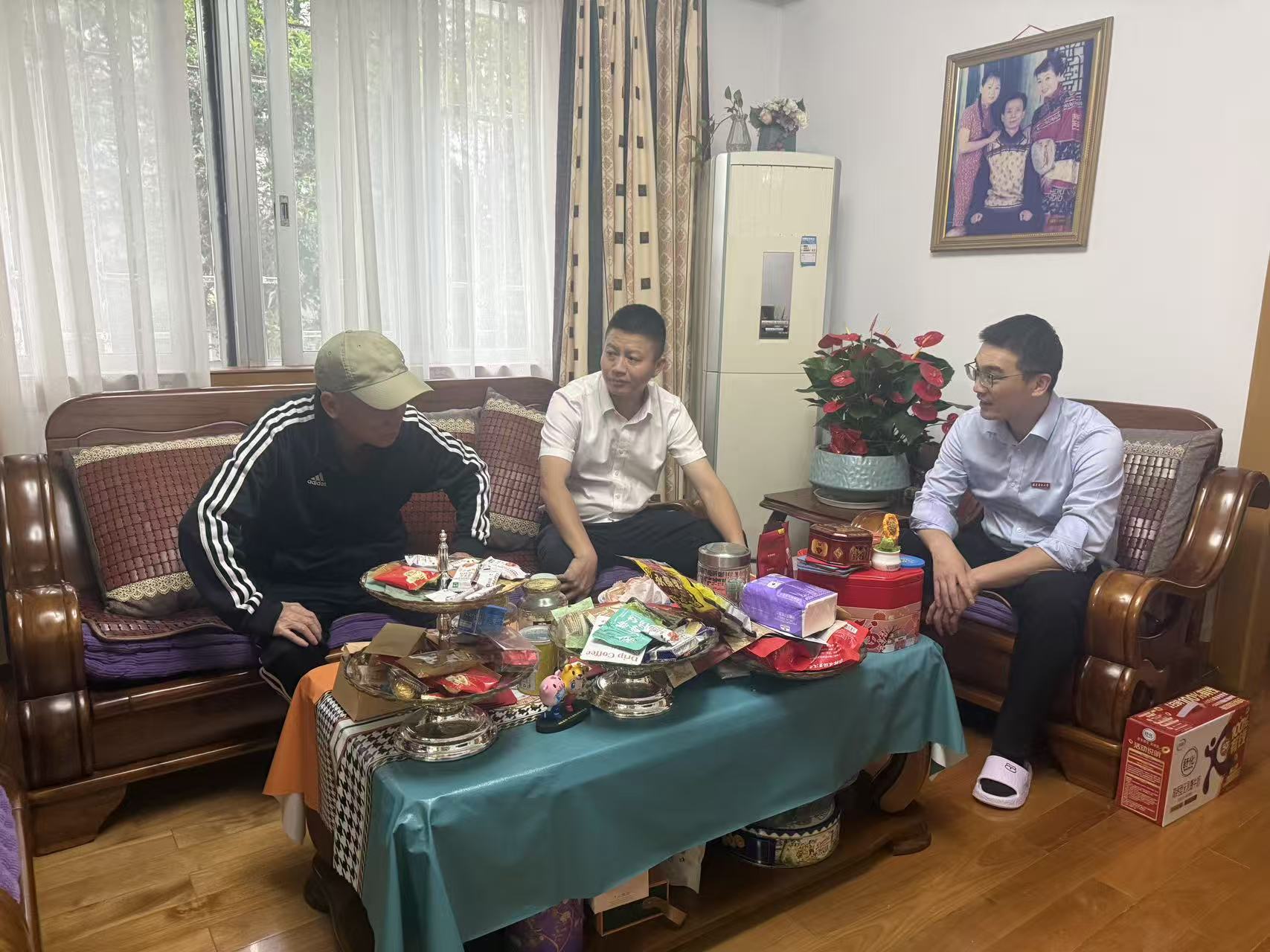 看望慰问1.jpg